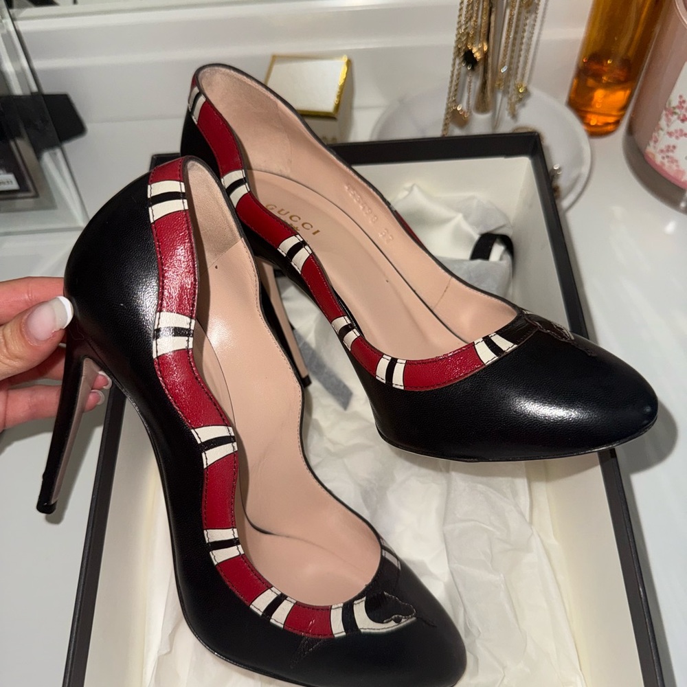 Gucci Pumps - image 1
